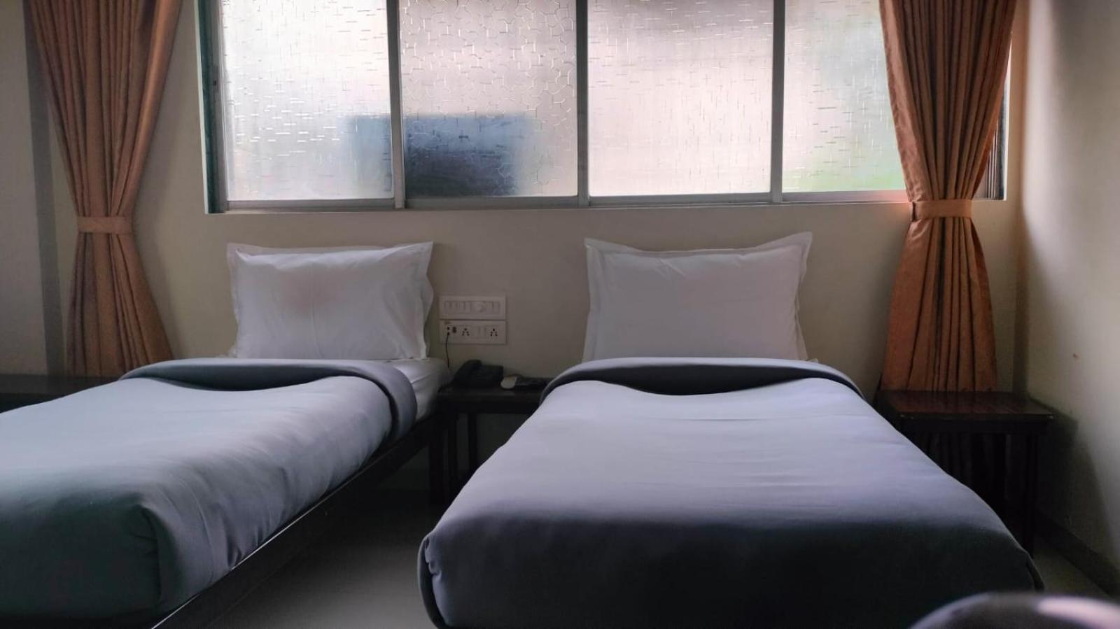 Hotel Sai Nidhi Supreme Navi Mumbai Exterior foto