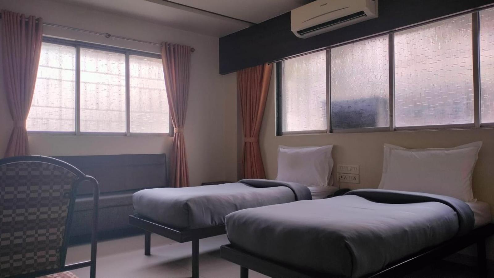 Hotel Sai Nidhi Supreme Navi Mumbai Exterior foto