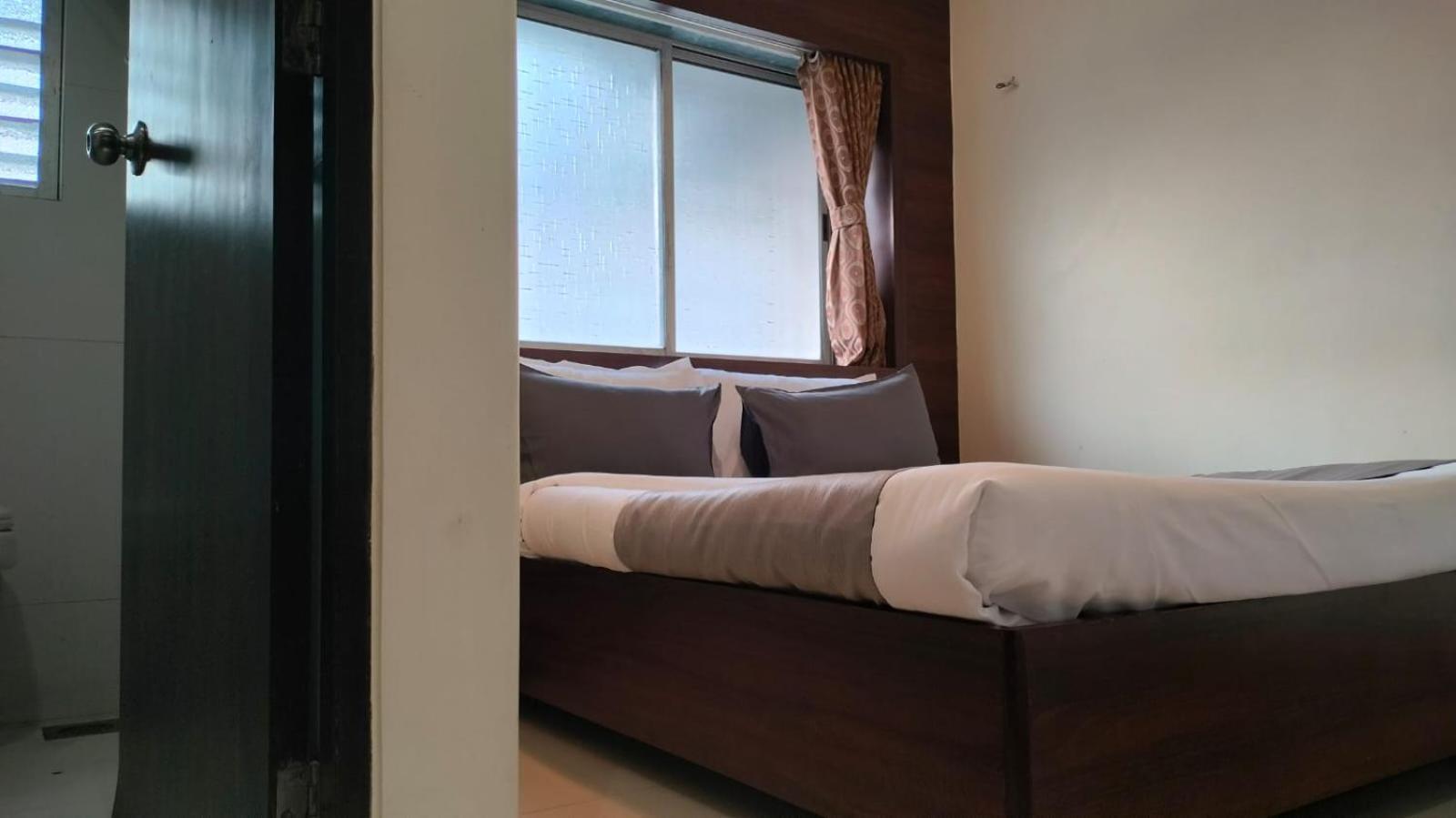Hotel Sai Nidhi Supreme Navi Mumbai Exterior foto