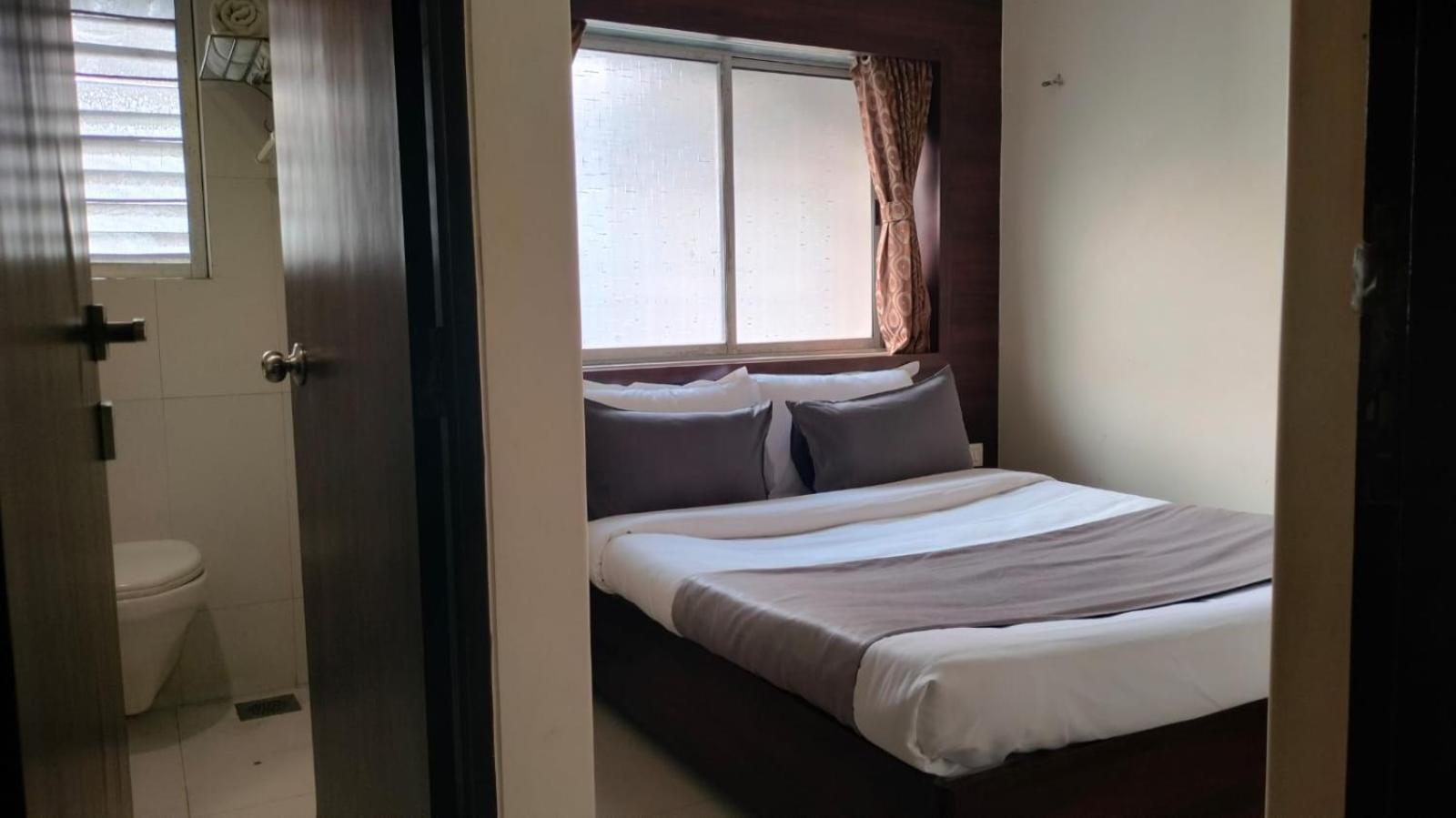 Hotel Sai Nidhi Supreme Navi Mumbai Exterior foto
