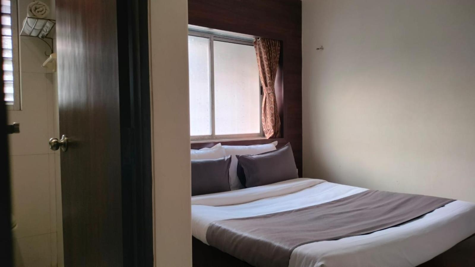 Hotel Sai Nidhi Supreme Navi Mumbai Exterior foto