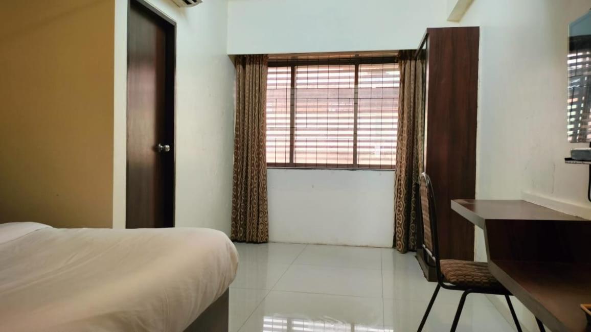 Hotel Sai Nidhi Supreme Navi Mumbai Exterior foto